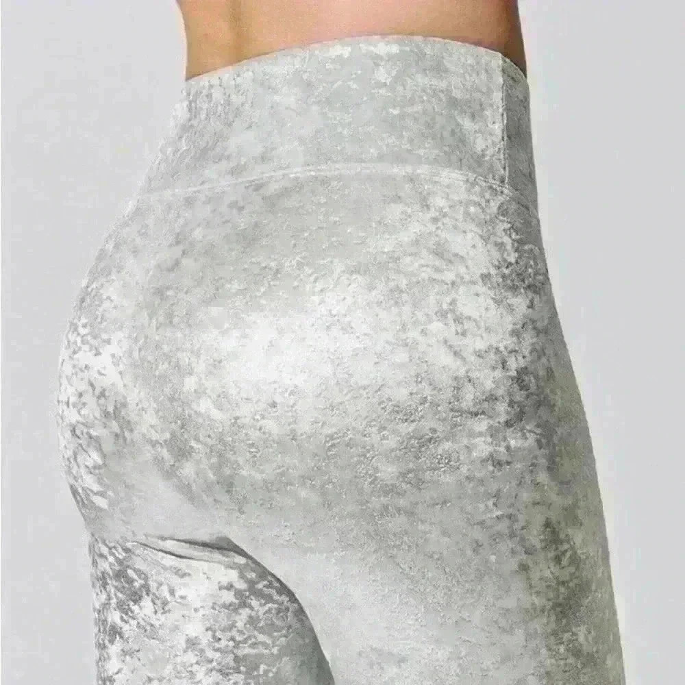 Heroine Sport Gilded Silver Velvet Velour Leggings Size Medium Like New! - Picture 4 of 12
